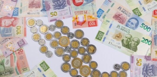 According to our recent survey, 7 in 10 respondents think their money is safe or very safe in banks in Mexico and the majority have not been victims of a financial crime.