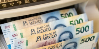 Mexican 500 peso bills