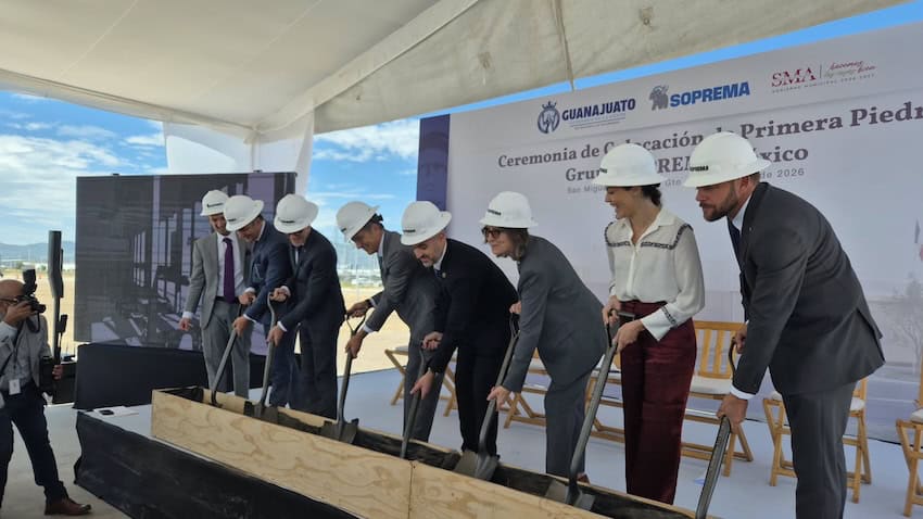 Soprema lays the foundation stone for its new plant at the San Miguel de Allende business park.