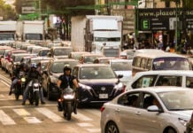 Heavy traffic on Lázaro Cárdenas avenue (Eje Central) in Mexico City, February 2026.