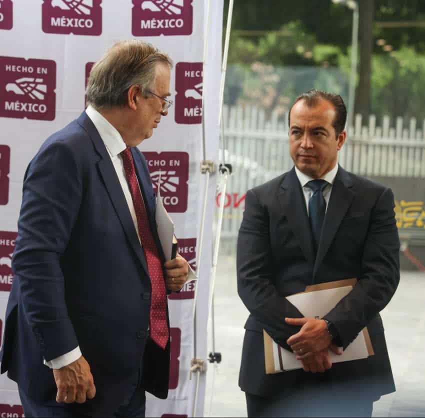 Deputy Economy Minister for Foreign Trade Luis Rosendo Gutiérrez at a May press conference with Economy Minister Marcelo Ebrard in Mexico City.