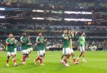 El Tri applauded by fans at Estadio Azteca after the team's World Cup loss to England