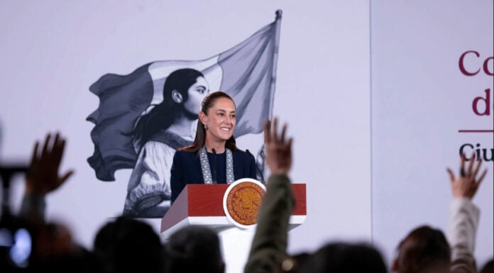 President Sheinbaum presides at her September 21 mañanera press conference