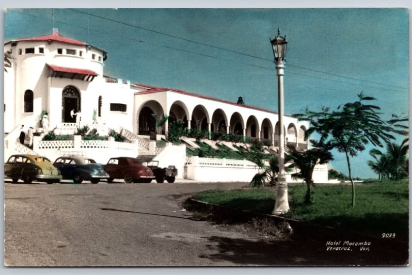 vintage postcard of Hotel Mocambo in Veracruz