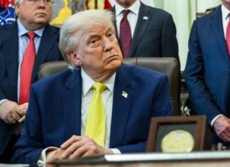 Trump in Oval Office