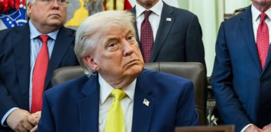 Trump in Oval Office