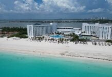 clear beaches in Cancún