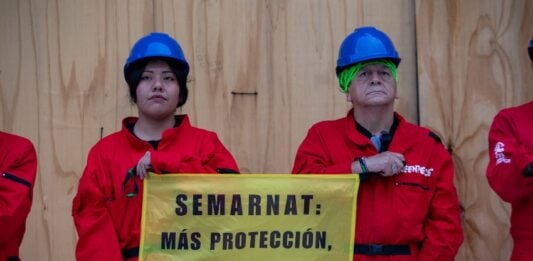 Greenpeace protest at Bellas Artes in Guadalajara