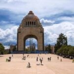 colossal Monumento de la Revolución