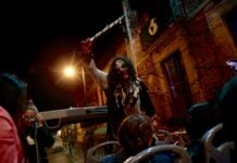 An undead actor on Turibux CDMX's after-dark Turibus Terror tours in October and early November.