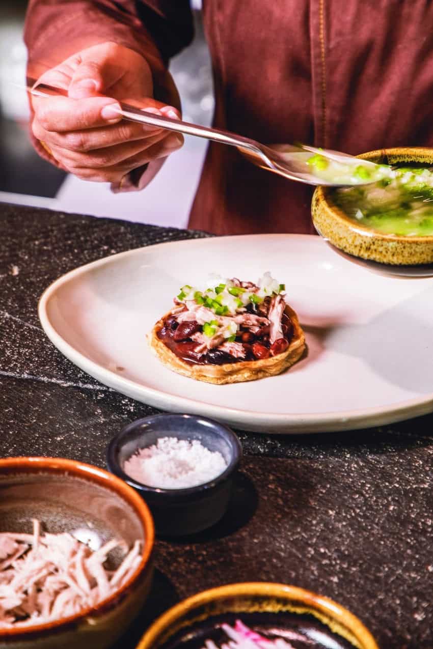 Festival de Comida y Vino en la Ciudad de México, chef preparando plato