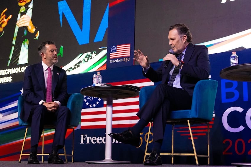 Kuri recently participated in the 5th Binational Convention of the American Society of Mexico, pictured with Larry Rubin