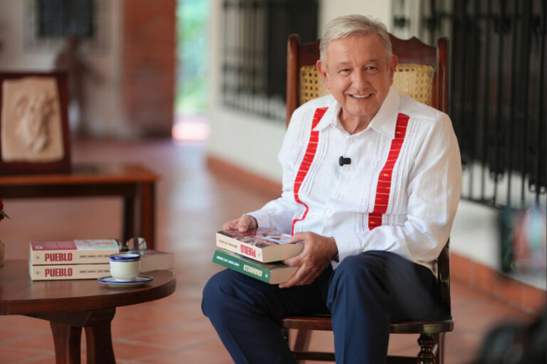 Top 5 takeaways from the launch of AMLO's new book, 'Pueblo'