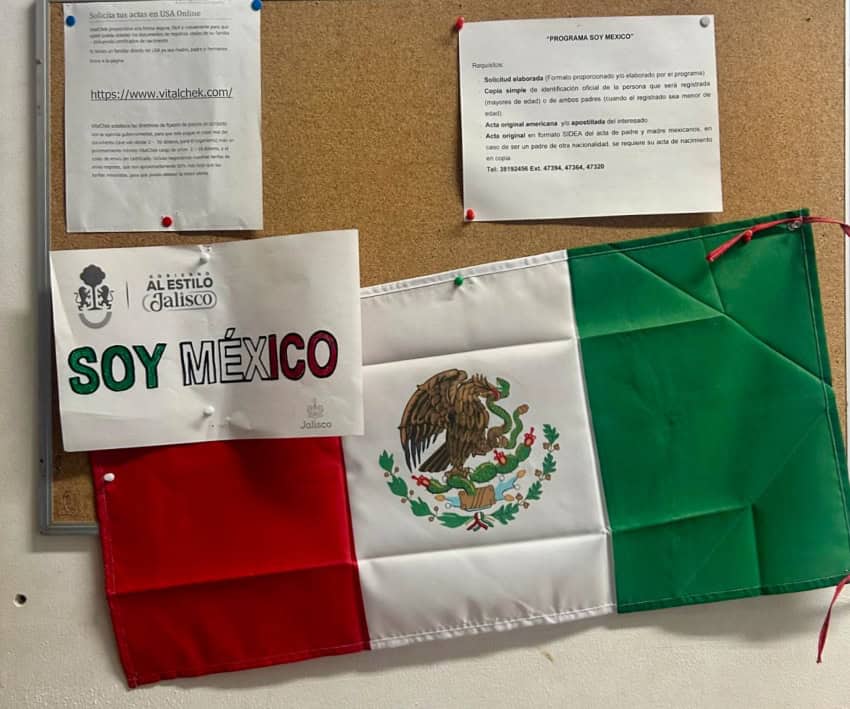 Outside the Soy México office, a bulletin board provides applicants with program information