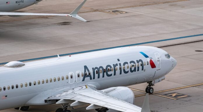 American Airlines plane
