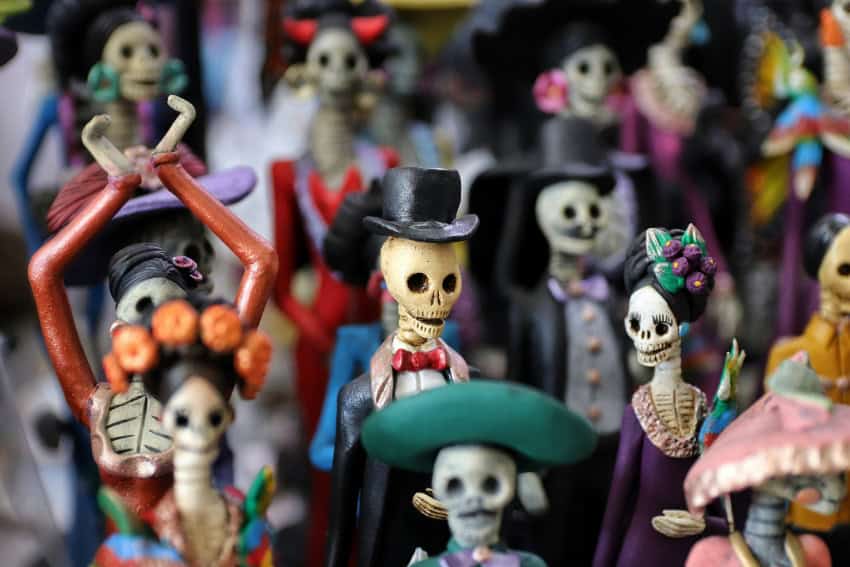 Catrina figures in a shop in Mexico