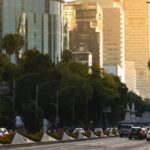 Traffic in Mexico City backed up near the Ángel de la Independencia